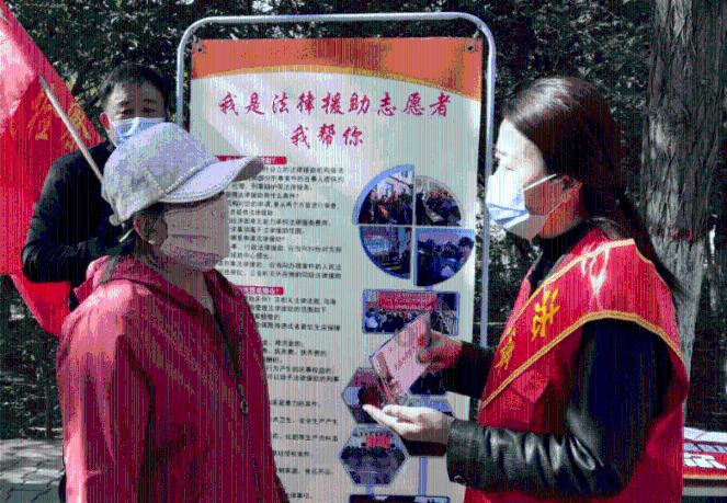 外地游客到中牟游玩，遇见“莓”好，满心是欢喜！